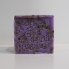 Kubus van huishoudelijke soap verpletterd lavendel